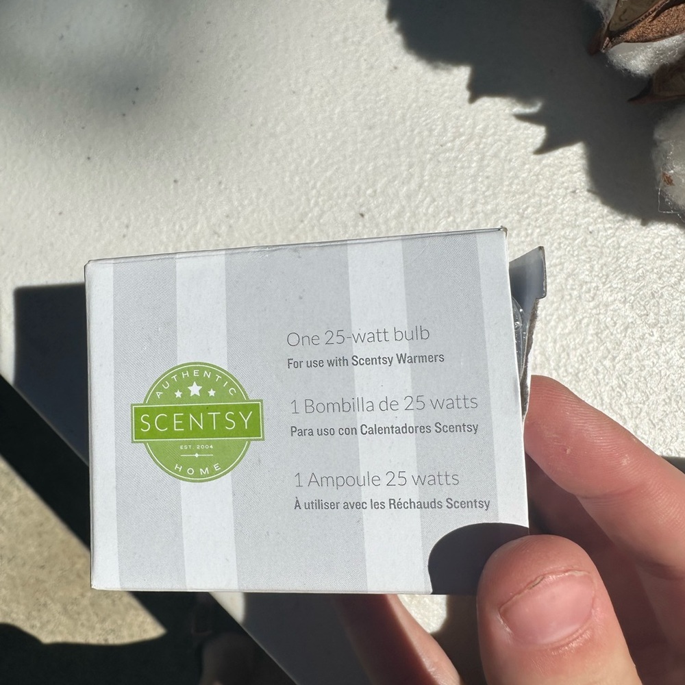 Scentsy light bulb
